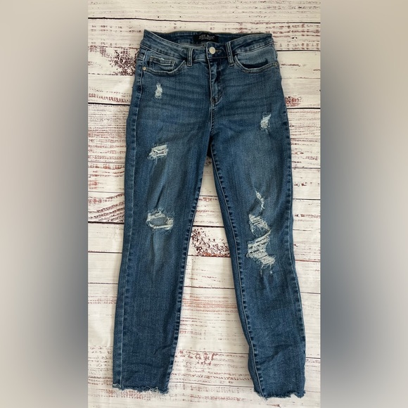 Judy Blue relaxed fit denim jeans distressed frayed hem 5/27 - Picture 1 of 4